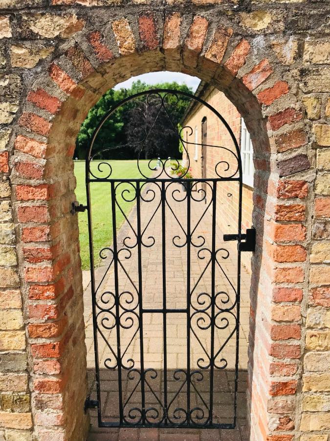 Charming Hen Cottage Countryside Retreat Lincoln Newball エクステリア 写真