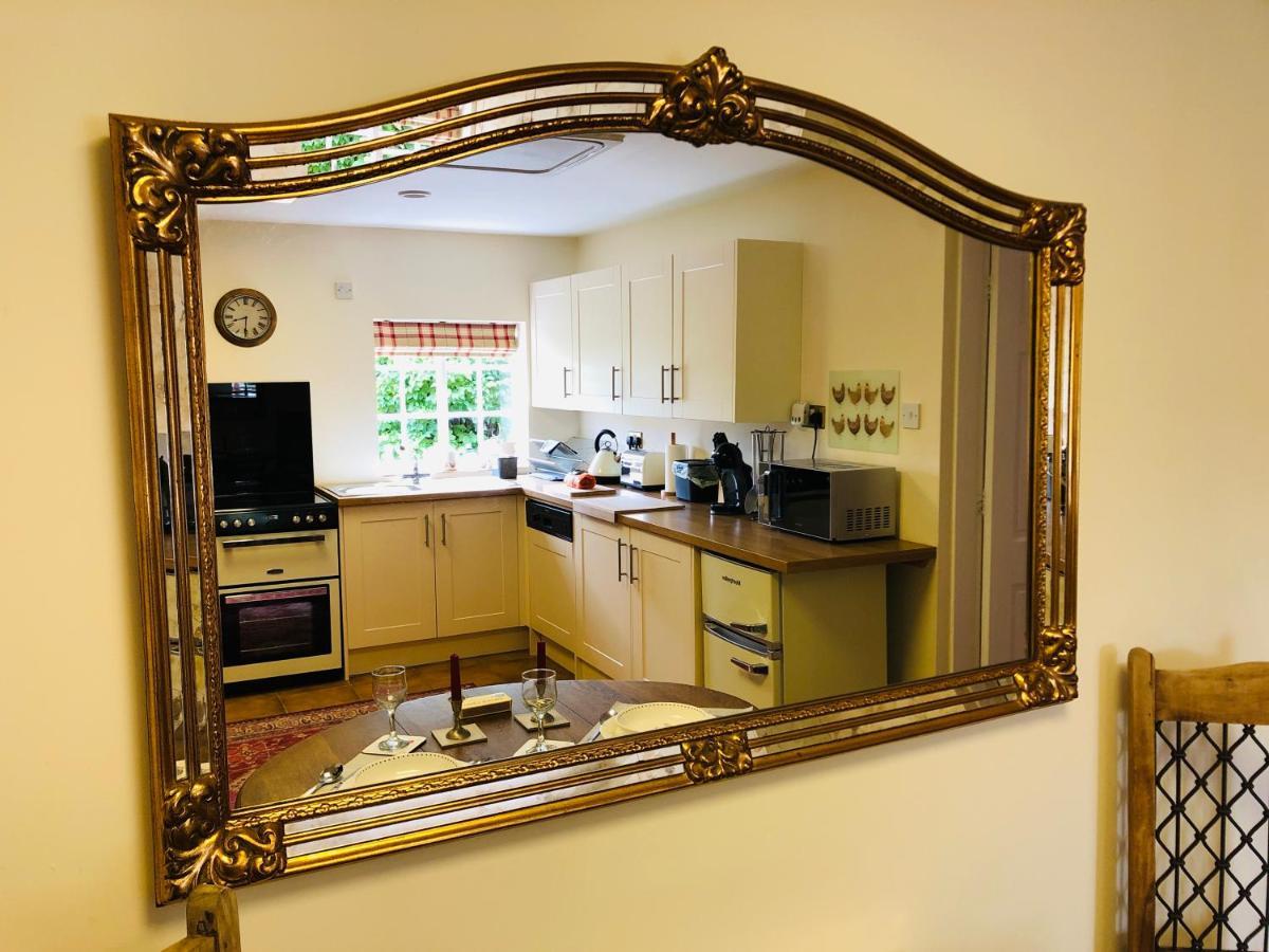 Charming Hen Cottage Countryside Retreat Lincoln Newball エクステリア 写真