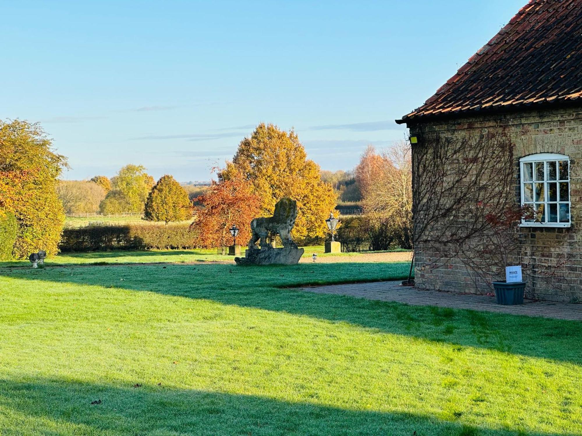 Charming Hen Cottage Countryside Retreat Lincoln Newball エクステリア 写真