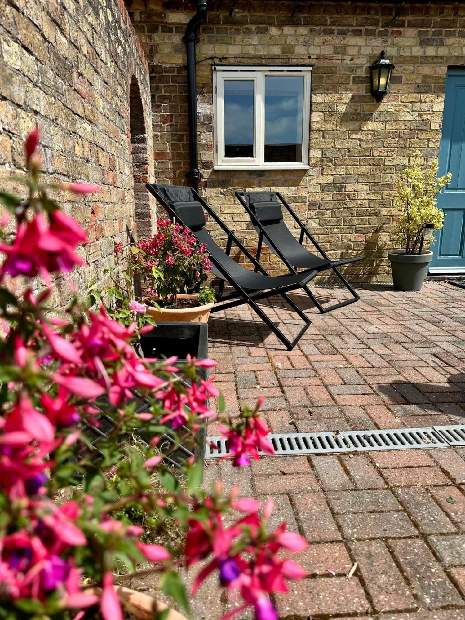 Charming Hen Cottage Countryside Retreat Lincoln Newball エクステリア 写真